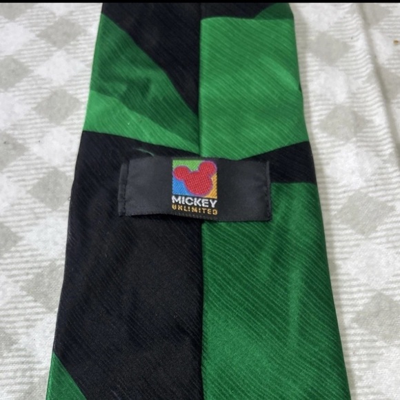 VINTAGE Disney Mickey Unlimited Tie Mickey/Pluto Playing Golf - Picture 2 of 4